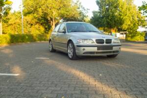 Afbeelding 18/58 van BMW 330i (2002)