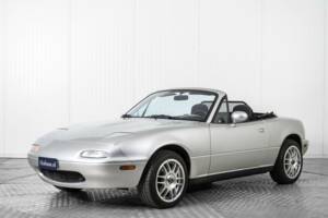 Afbeelding 1/50 van Mazda MX-5 1.6 (1990)
