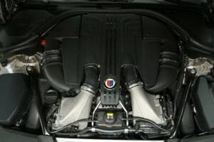 Image 34/50 of ALPINA B5 Biturbo AWD (2017)
