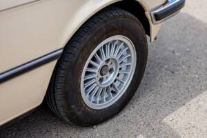 Image 34/48 of BMW 320/6 (1980)