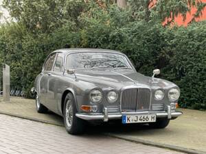 Image 16/24 of Jaguar 420 (1968)