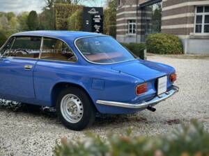 Bild 29/100 von Alfa Romeo Giulia GT 1300 Junior (1973)
