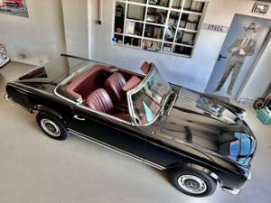 Image 15/36 of Mercedes-Benz 280 SL (1970)