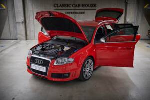 Image 15/95 of Audi RS4 Avant (2006)