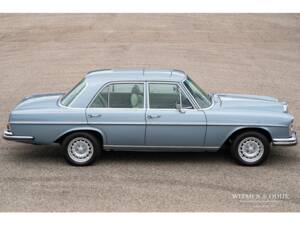 Image 4/36 of Mercedes-Benz 280 SE (1969)