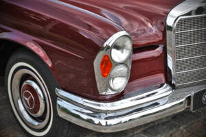 Immagine 11/71 di Mercedes-Benz 220 SE b (1961)