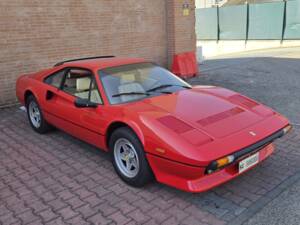 Image 42/95 of Ferrari 308 GTBi Quattrovalvole (1984)