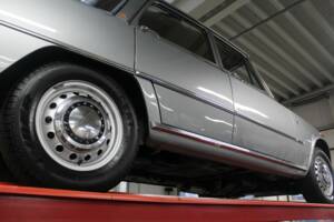 Afbeelding 14/50 van Alfa Romeo Giulia 1600 S (1968)