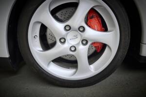 Imagen 40/98 de Porsche 911 Carrera 4S (2004)
