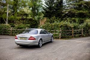 Image 21/36 of Mercedes-Benz CL 500 (2004)