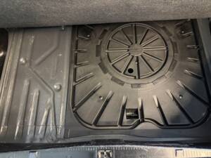 Afbeelding 24/36 van Mercedes-Benz 200 (1988)