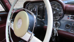 Imagen 14/26 de Mercedes-Benz 280 SL (1969)