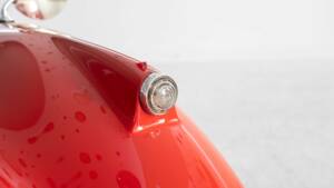 Image 15/30 of Jaguar XK 120 SE OTS (1953)