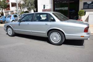 Image 22/33 of Jaguar XJ6 3.2 Executive (1995)