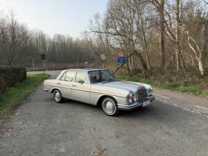 Image 3/8 de Mercedes-Benz 280 SE (1971)