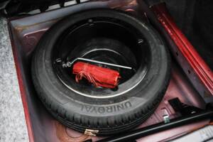 Immagine 46/47 di Mercedes-Benz E 220 (1995)