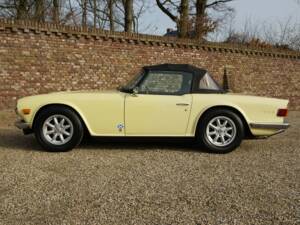 Image 20/50 of Triumph TR 6 (1971)