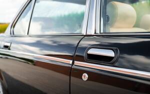 Image 9/37 of Daimler Double Six (1992)