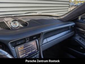 Bild 9/27 von Porsche 911 Carrera 4 GTS (2015)