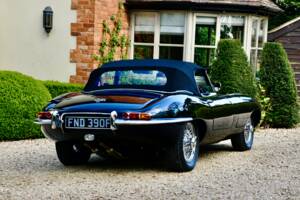 Afbeelding 3/8 van Jaguar E-Type (1968)