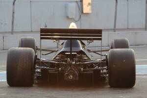 Bild 11/28 von Tyrrell 017 (1988)