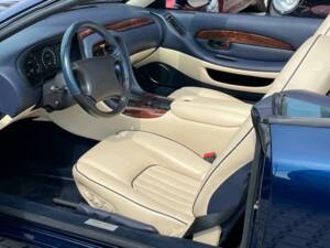 Immagine 14/20 di Aston Martin DB 7 Volante (1998)