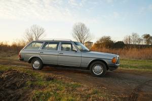 Image 20/22 of Mercedes-Benz 240 TD (1981)