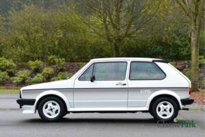 Image 2/50 de Volkswagen Golf Mk I 1.5 (1983)