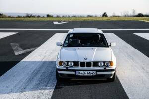 Bild 3/82 von BMW 525i (1993)
