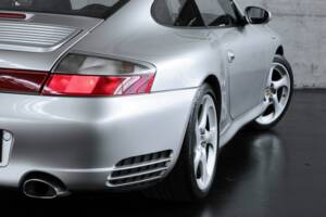 Image 11/50 of Porsche 911 Carrera 4S (2004)