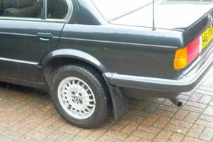Immagine 28/50 di BMW 320i (1986)