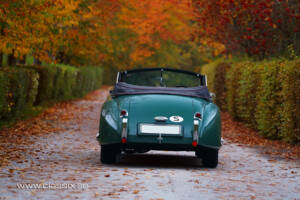 Image 2/23 of Jaguar XK 120 DHC (1954)