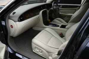 Image 50/50 of Jaguar XJ 8 4.2 (2006)