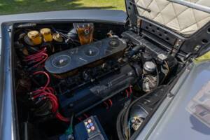 Imagen 32/47 de Ferrari 330 GT 2+2 (1964)