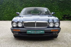 Image 4/40 of Jaguar XJ 6 4.0 Sovereign (1995)