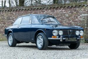 Image 31/50 of Alfa Romeo Giulia GT 1300 Junior (1971)