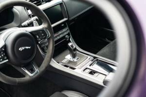 Image 16/50 of Jaguar XE SV Project 8 (2018)