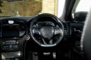 Image 40/50 de Chrysler 300 SRT8 (2017)