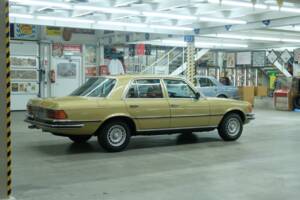 Image 13/50 de Mercedes-Benz 280 SE (1975)