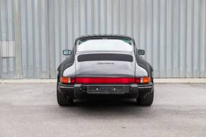 Image 4/108 de Porsche 911 Carrera 3.2 (1989)