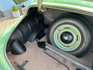 Image 25/82 of Packard Deluxe (1950)
