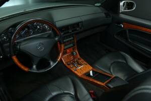 Image 16/49 of Mercedes-Benz SL 500 (2001)