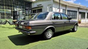 Image 14/71 of Mercedes-Benz 240 D (1980)