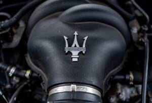 Bild 41/50 von Maserati GranTurismo 4.2 (2008)