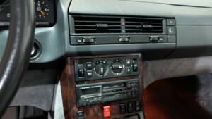 Image 10/34 of Mercedes-Benz 500 SL (1991)
