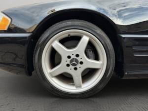 Immagine 19/22 di Mercedes-Benz SL 500 (2001)