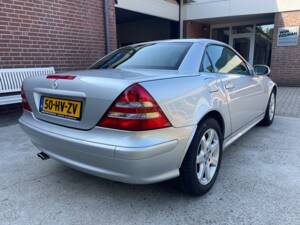 Imagen 4/26 de Mercedes-Benz SLK 200 Kompressor (2002)