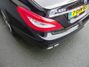Image 30/97 of Mercedes-Benz CLS 63 AMG S 4MATIC (2013)
