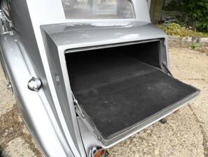 Image 50/50 of Alvis 4.3 Liter Saloon (1940)