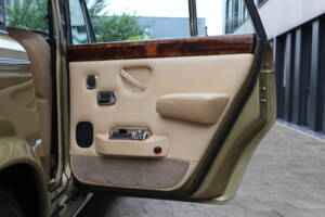 Image 28/37 de Rolls-Royce Silver Shadow II (1978)